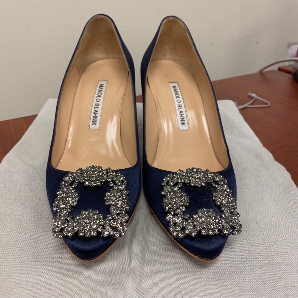 Manolo Blahnik Hangisi Navy Satin Sz 35.5